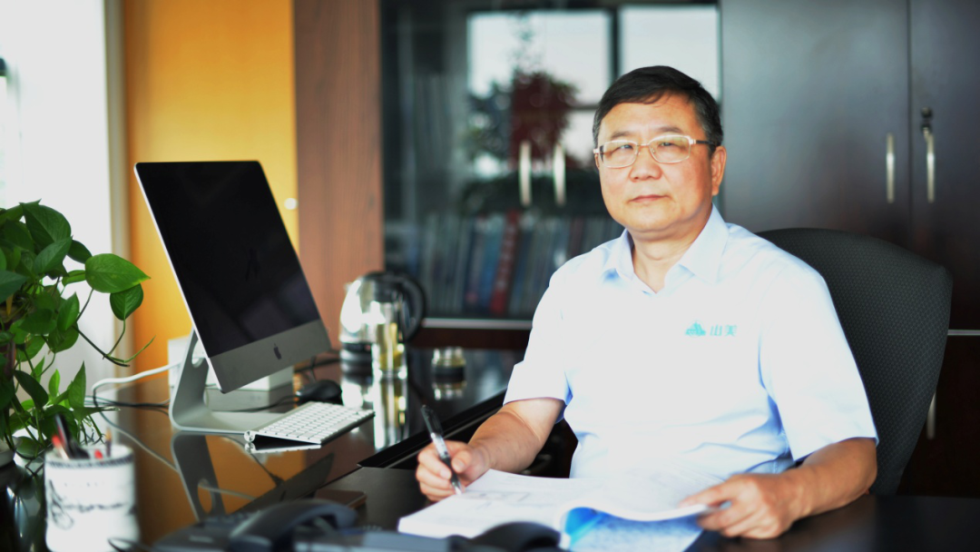 楊安民從業(yè)卅五周年系列報(bào)道--“三十五年磨一劍，山更美，業(yè)更精”專訪